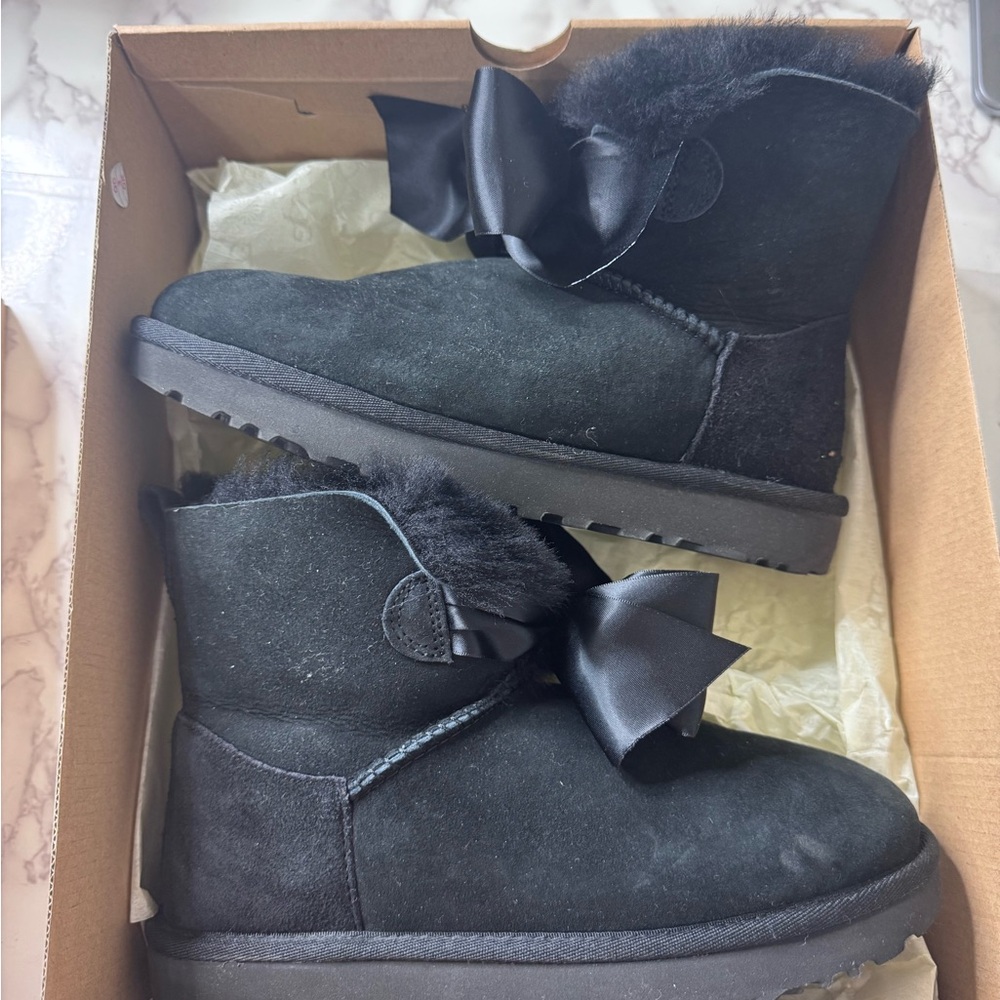 Black Women's Boots with Bow Detail